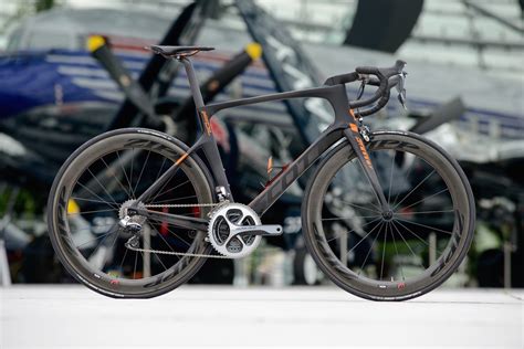 Video: Scott's new Foil aero road bike is more aero, comfortable 